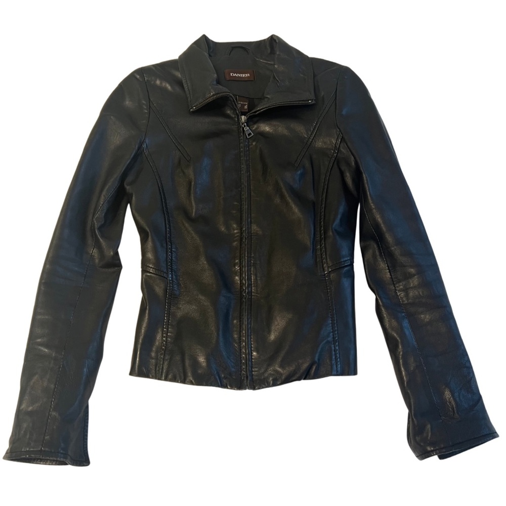 Danier genuine leather women’s jacket. X Small fall fashion
